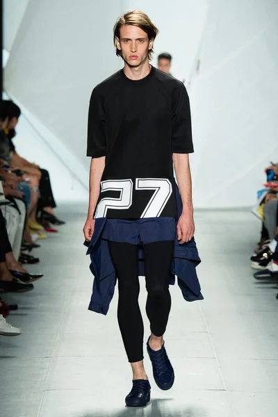 Look 15